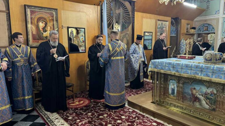 Підрясник: Духовна Відповідальність та Внутрішній Щит