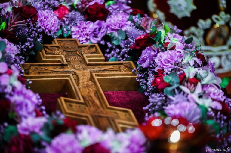 15 березня — Хрестопоклонна неділя