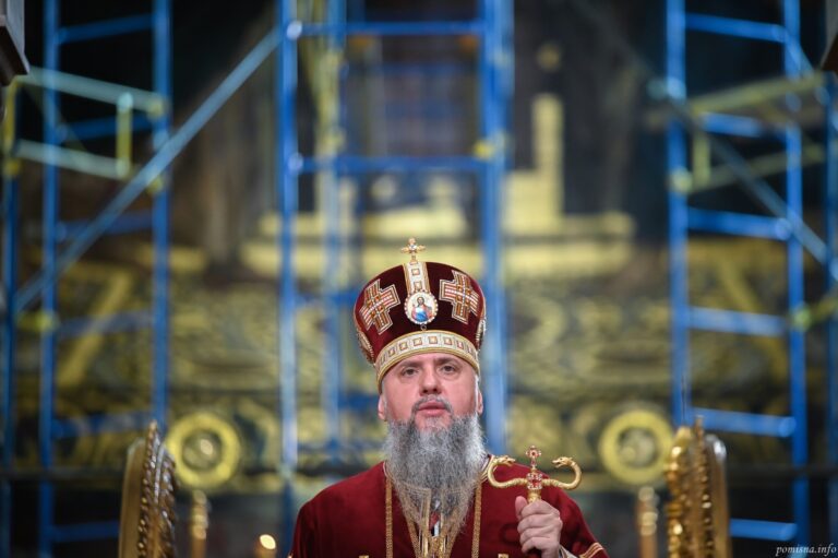 Ми поклоняємося не дереву чи зображенню як таким, але через них вшановуємо велике смирення Сина Божого і Його викупну жертву, принесену на хресті, – Блаженнійший Митрополит Епіфаній